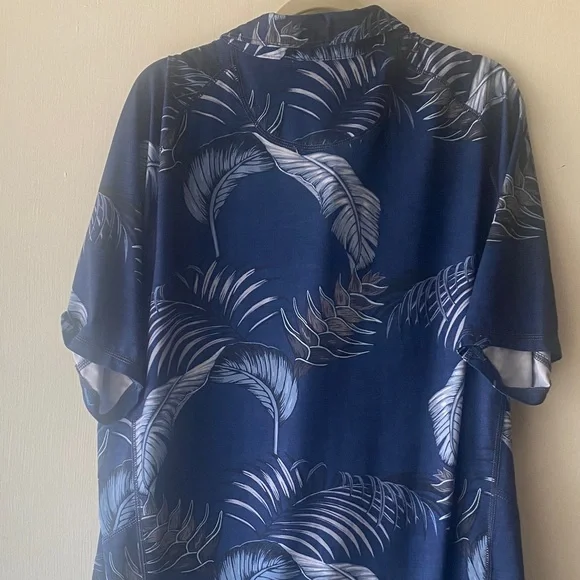 Tommy Bahama’s - Men's Blue Tropical Print Shirt - Picture 3 of 3